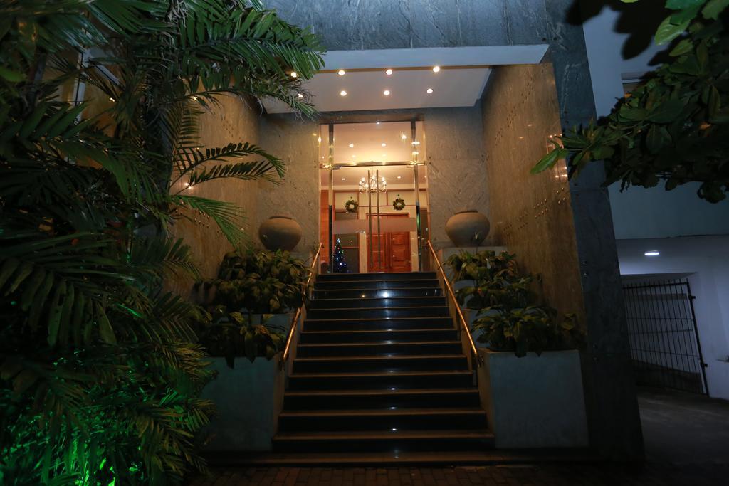 Refresh Hotel Hikkaduwa Εξωτερικό φωτογραφία