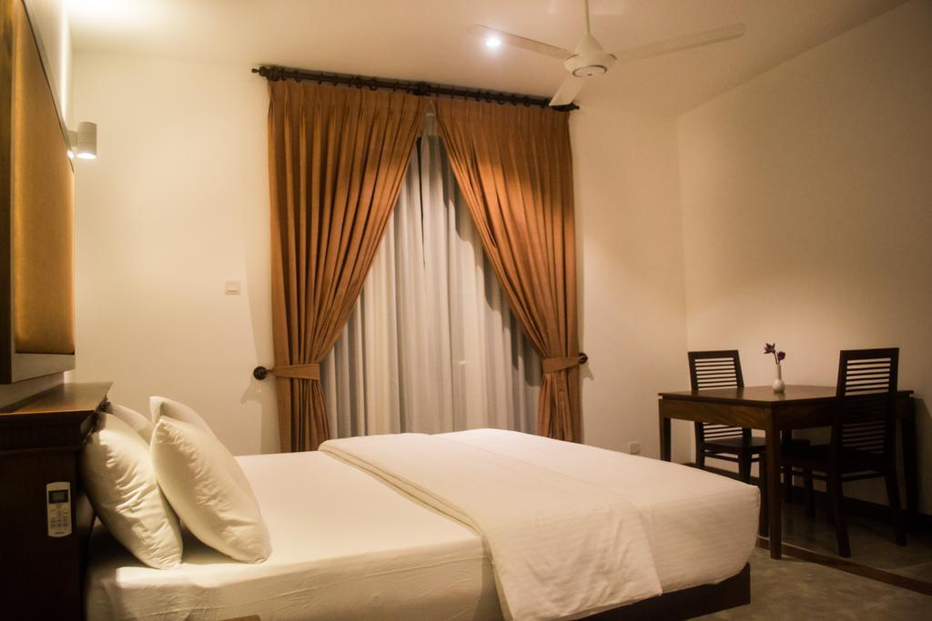 Refresh Hotel Hikkaduwa Δωμάτιο φωτογραφία