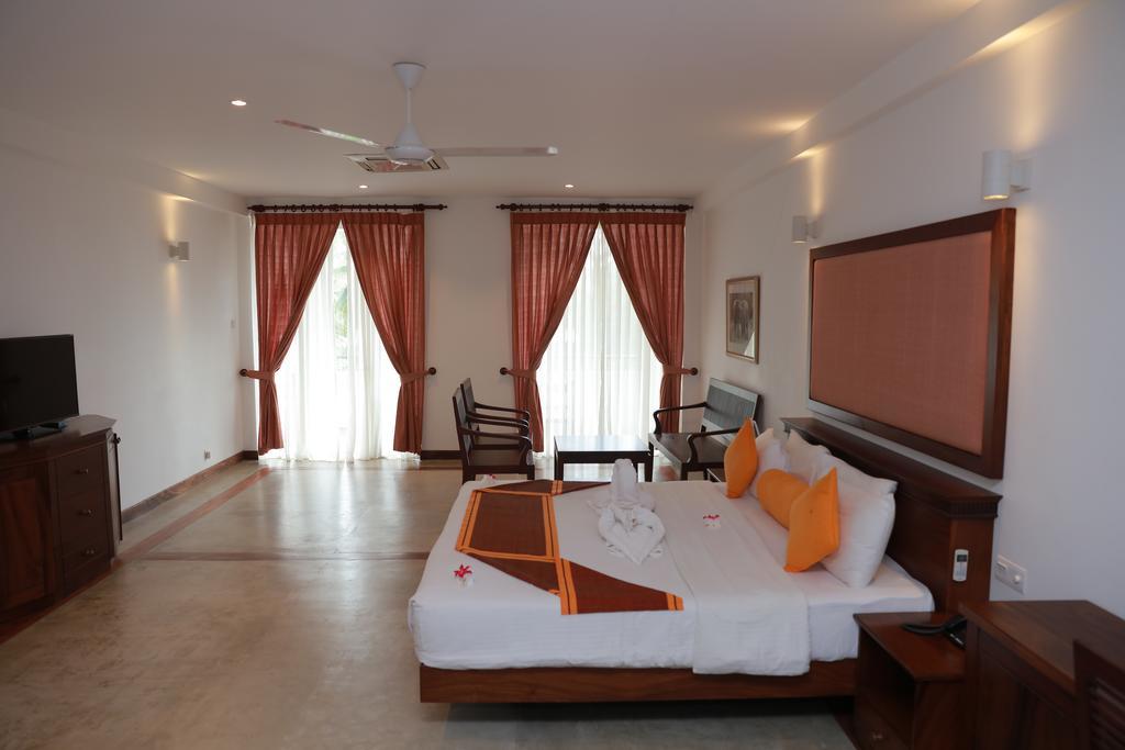 Refresh Hotel Hikkaduwa Εξωτερικό φωτογραφία